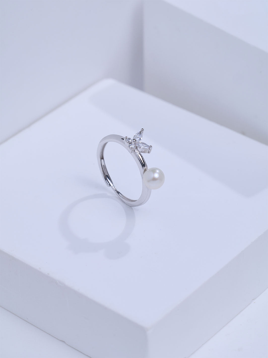 Top Grade Freshwater Pearl Ring WR00480 | BUTTERFLY