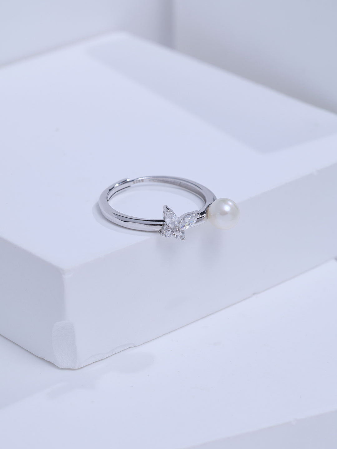 Top Grade Freshwater Pearl Ring WR00480 | BUTTERFLY