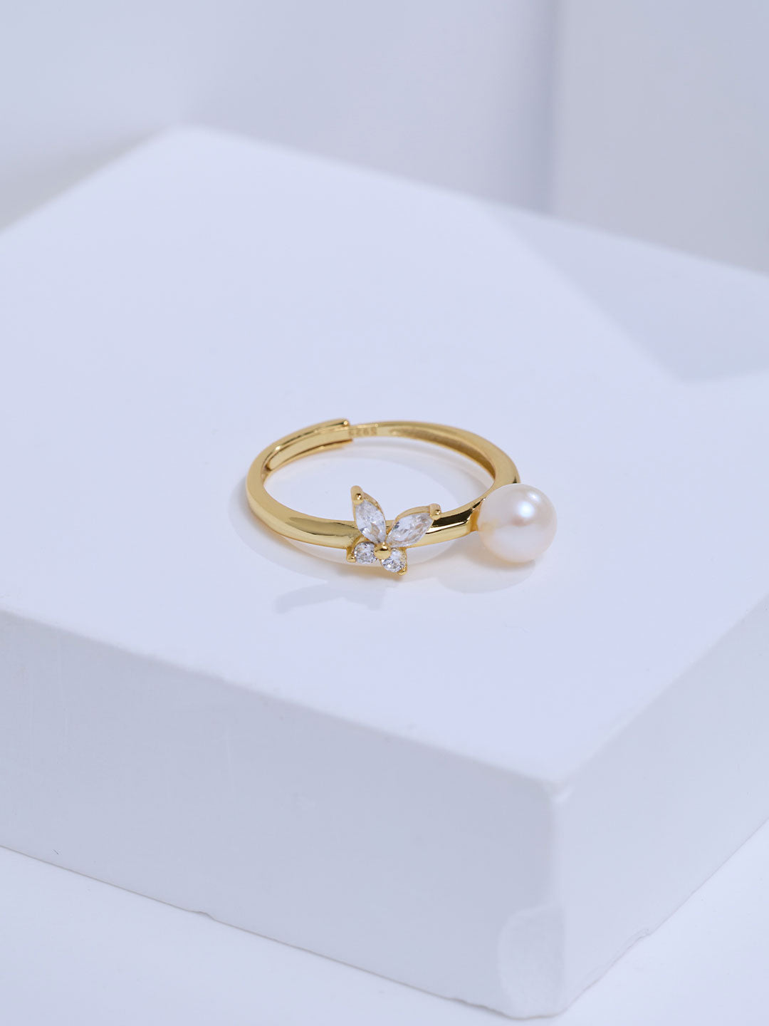 Top Grade Freshwater Pearl Ring WR00481 | BUTTERFLY