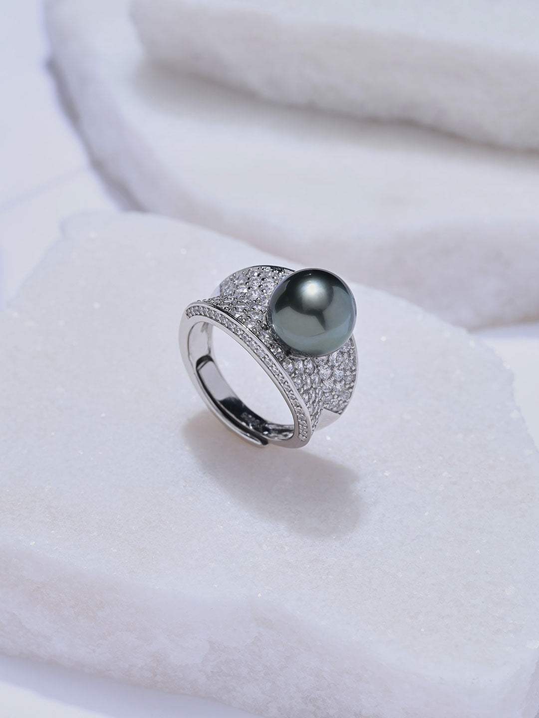 Elegant Tahitian Pearl Ring WR00487