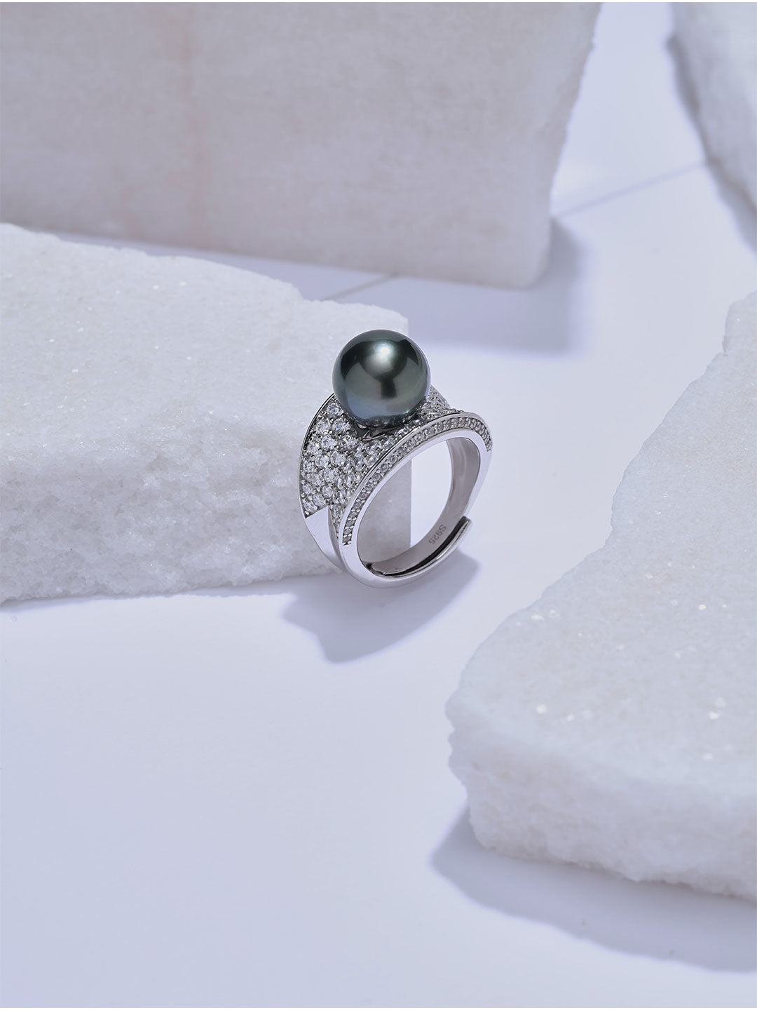 Elegant Tahitian Pearl Ring WR00487