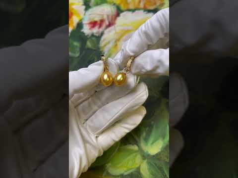Boucles d'oreilles élégantes en or massif 18 carats avec perles des mers du Sud KE00011