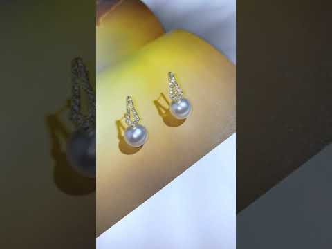 Boucles d'oreilles perle blanche de la mer du Sud en or massif 18 carats KE00098