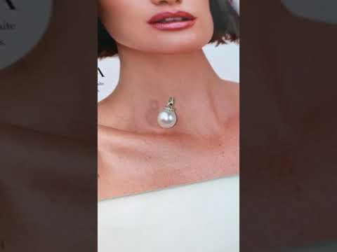 18K Solid Gold Diamond Saltwater Pearl Necklace KN00140
