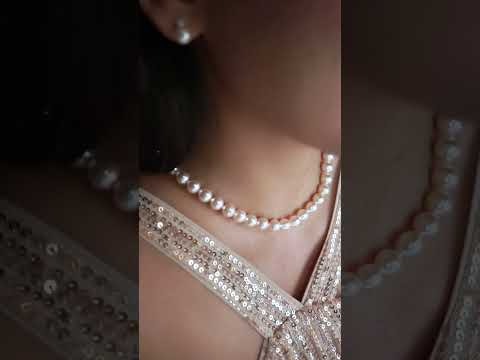 Collana di perle Akoya barocche in oro 18 carati con lucentezza superiore KN00177