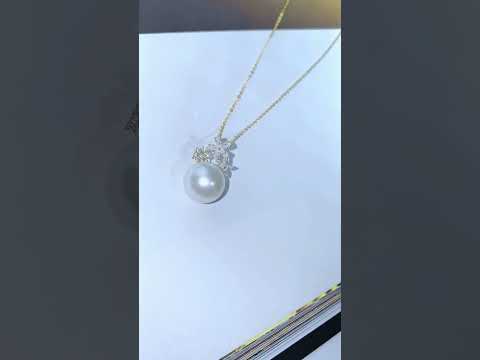 Collar de perlas de agua salada de oro macizo de 18 quilates KN00104