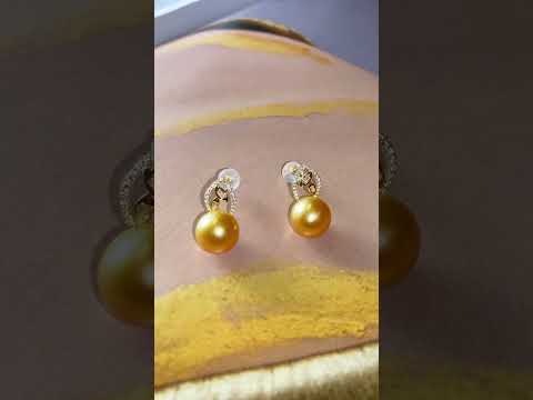 Orecchini a bottone in oro massiccio 18 carati con perle dorate dei Mari del Sud KE00127