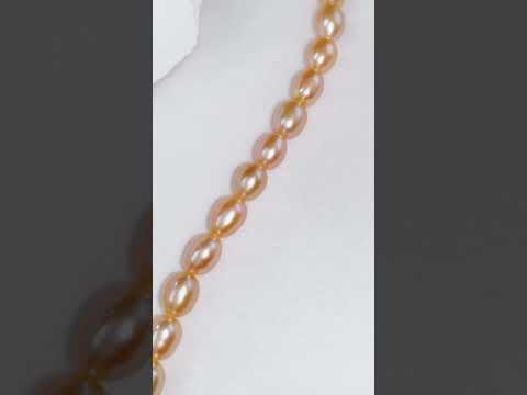 Elegante collar de perlas de arroz de agua dulce rosa WN00501