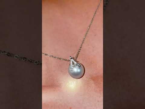 Collier de perles australiennes blanches des mers du Sud en or massif 18 carats KN00111