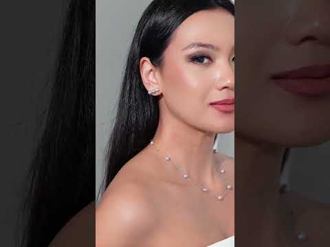 Orecchini con perle Akoya blu in argento 18K KE00282