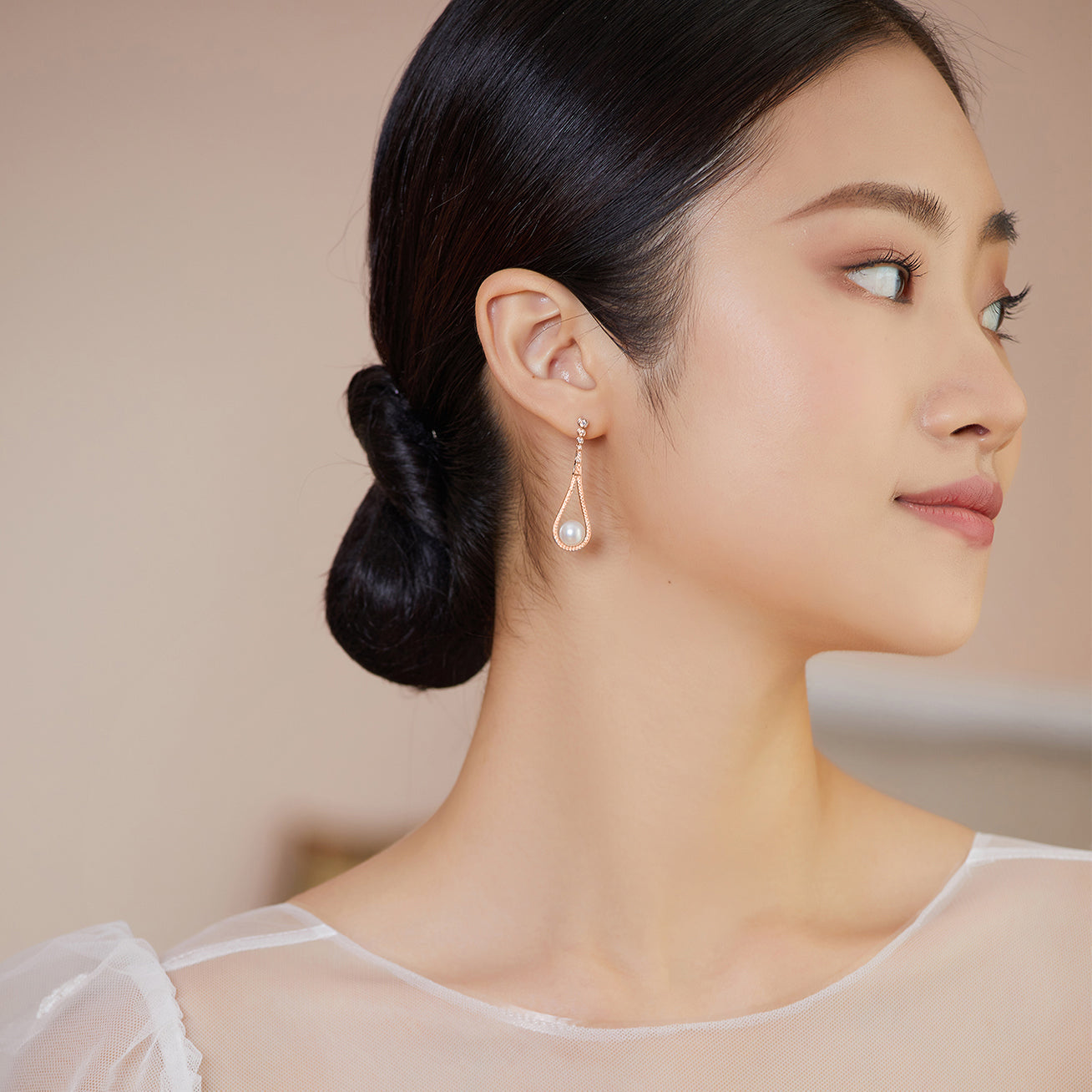 エレガントな淡水パールピアス WE00379 – PEARLY LUSTRE