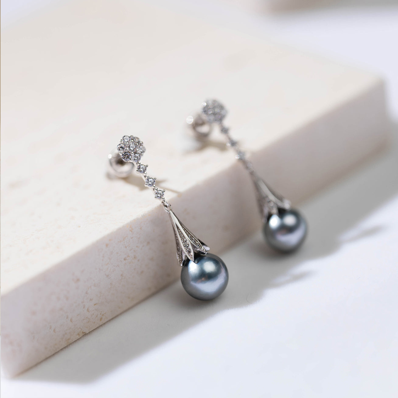Elegant Tahitian Pearl Earrings WE00415 - PEARLY LUSTRE