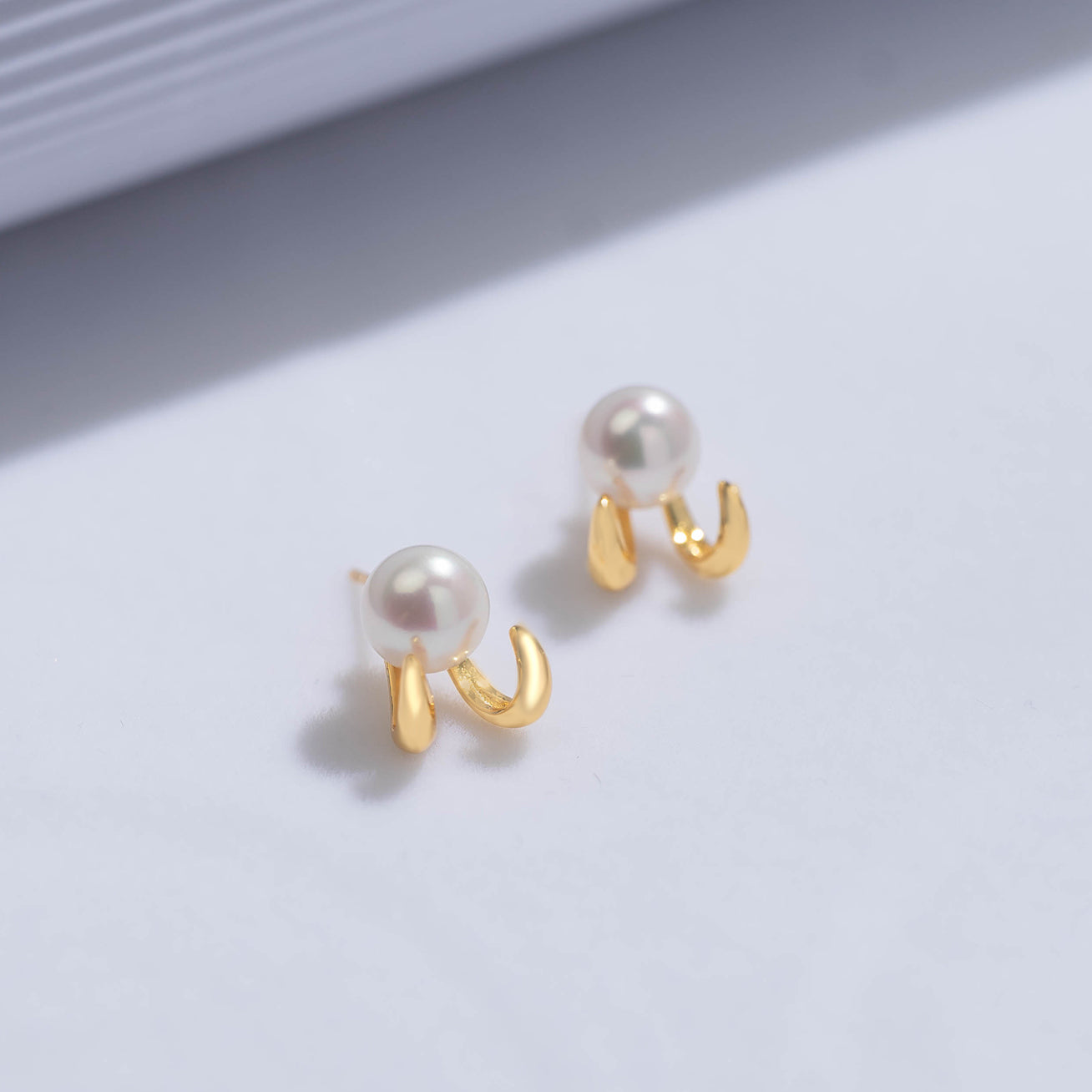 New Yorker Duo Style Freshwater Pearl Earrings WE00530 - PEARLY LUSTRE