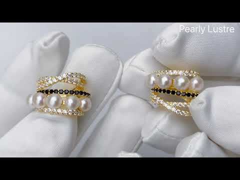 New Yorker Freshwater Pearl Earring Cuff WE00218