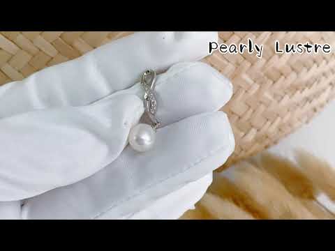 Pearly Lustre Elegant Freshwater Pearl Earrings WE00078 Product Video
