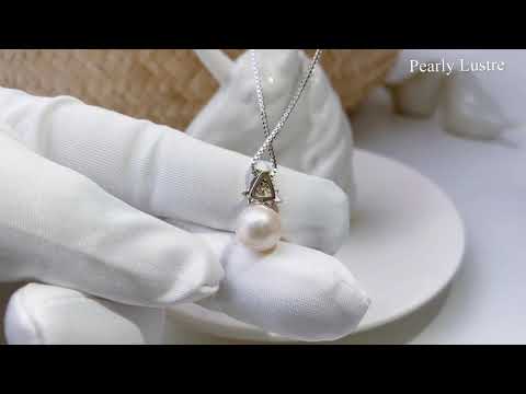 Pearly Lustre New Yorker Freshwater Pearl Necklace WN00054 Product Video