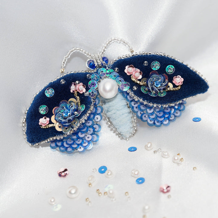 Passion for Life French Embroidery Freshwater Pearl Brooch WC00011 - PEARLY LUSTRE
