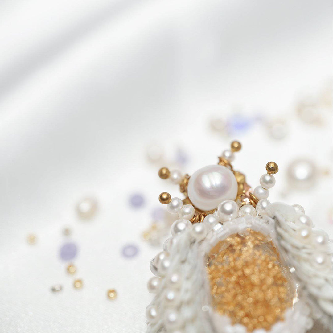 Passion for Life French Embroidery Freshwater Pearl Brooch WC00016 - PEARLY LUSTRE