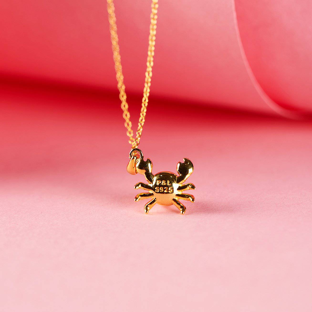 Gold hot sale crab pendant