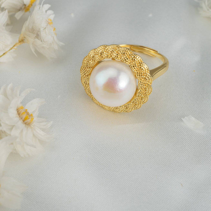 New Yorker Freshwater Pearl Ring WR00054 - PEARLY LUSTRE