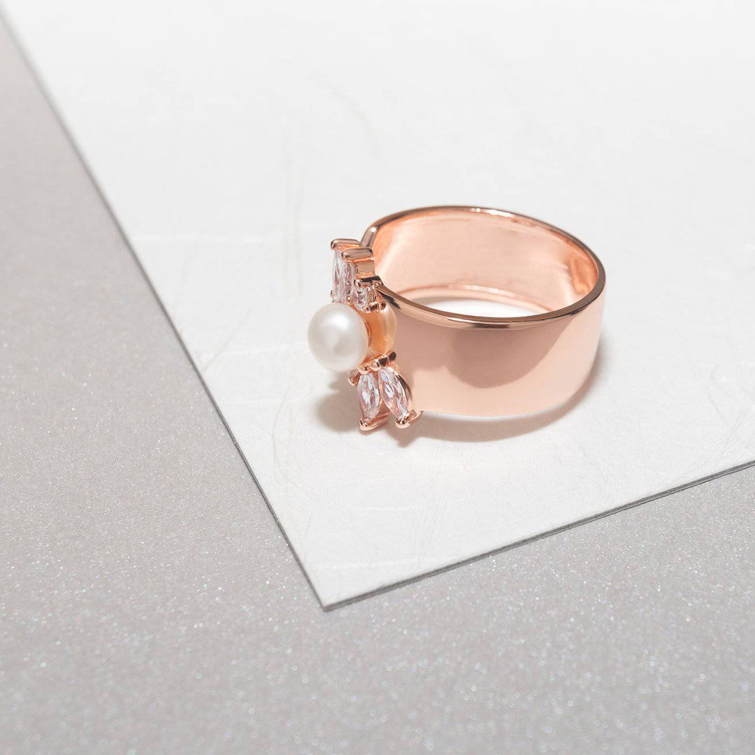 Elegant Freshwater Pearl Ring WR00079 | GARDENS - PEARLY LUSTRE